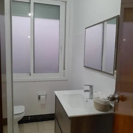 Apartamento De 4 Dobles 2º Piso De Casa *